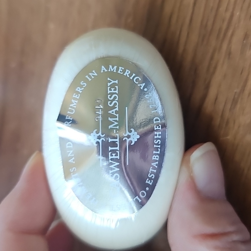 NIB Caswell-Massey Vintage Almond Cold Cream Soap Travel Size - Picture 7 of 7